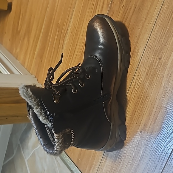 Soft Moc Vegan Waterproof Boots - Picture 3 of 8